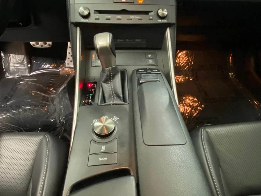 2016 Lexus IS 3rd Gen - Image 9 of 11