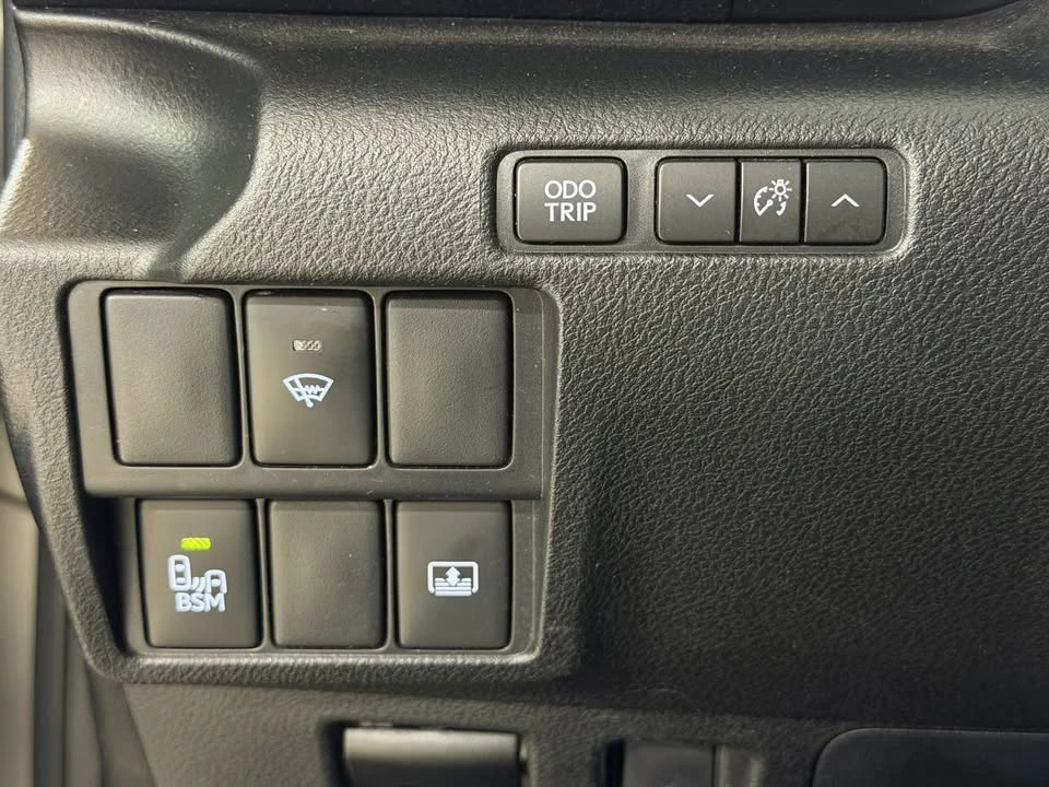 2016 Lexus IS 3rd Gen - Image 18 of 19