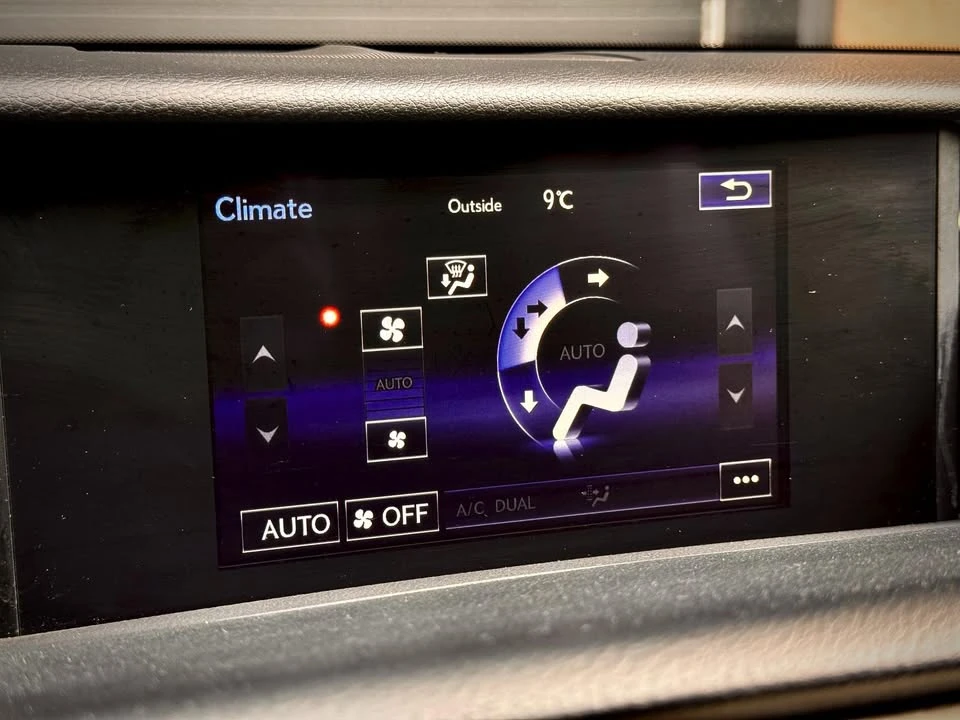 2016 Lexus IS 3rd Gen - Image 16 of 20