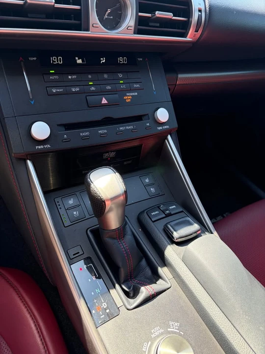 2016 Lexus IS 3rd Gen - Image 7 of 10