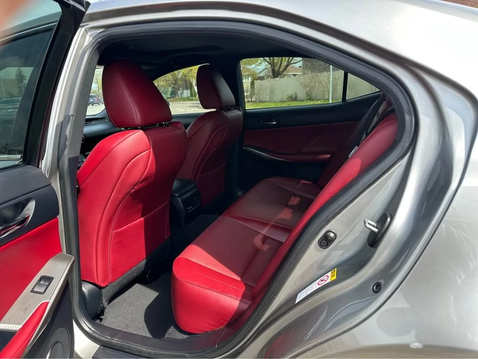 2016 Lexus IS - Image 8 of 18