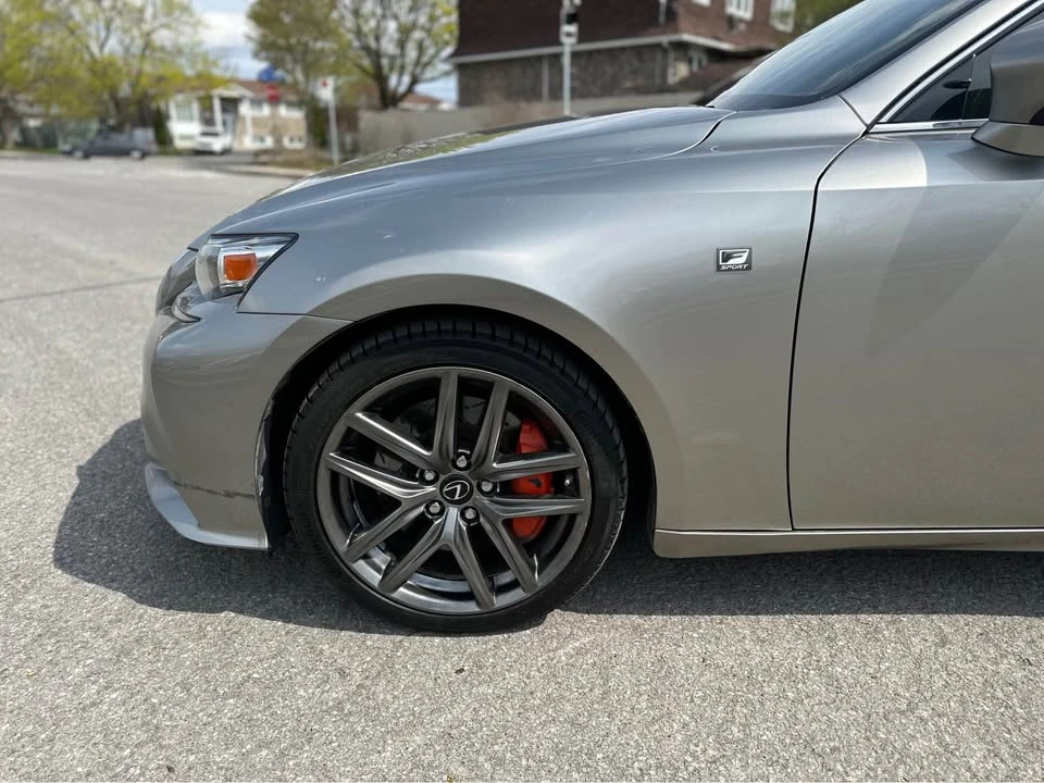 2016 Lexus IS - Image 7 of 18