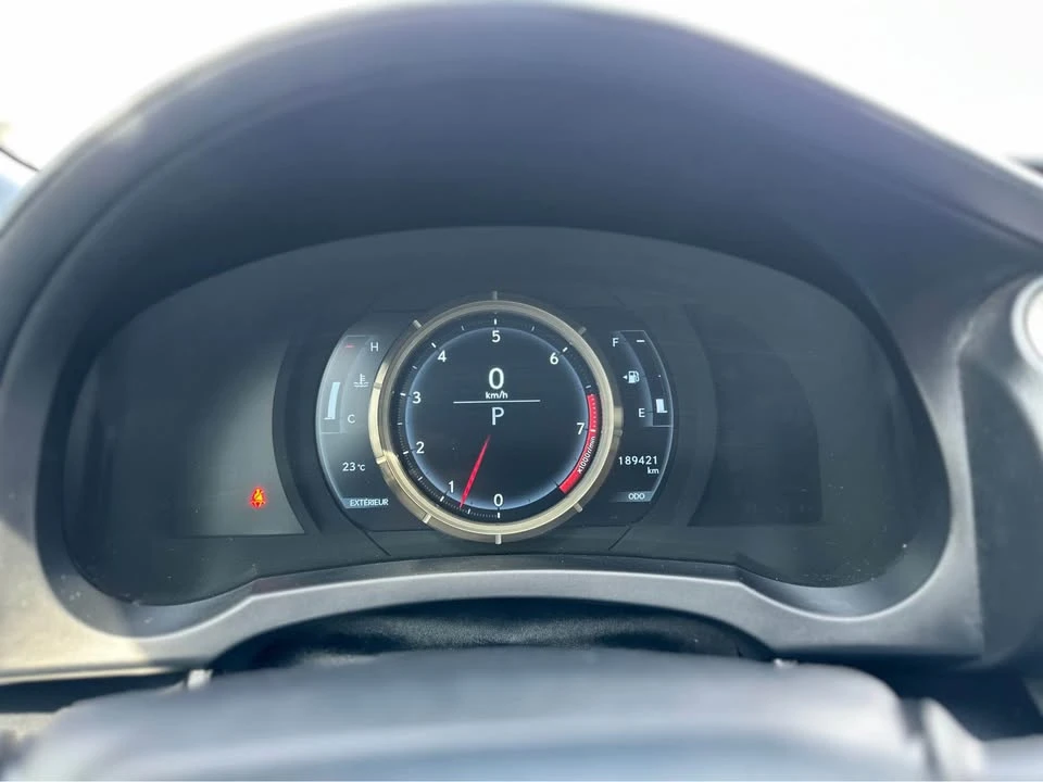 2016 Lexus IS - Image 14 of 18