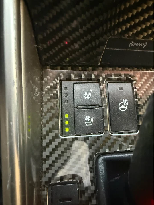 2016 Lexus IS 3rd Gen - Image 16 of 17