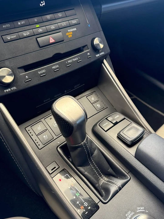 2016 Lexus IS 3rd Gen - Image 5 of 11