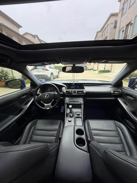 2016 Lexus IS 3rd Gen - Image 16 of 20