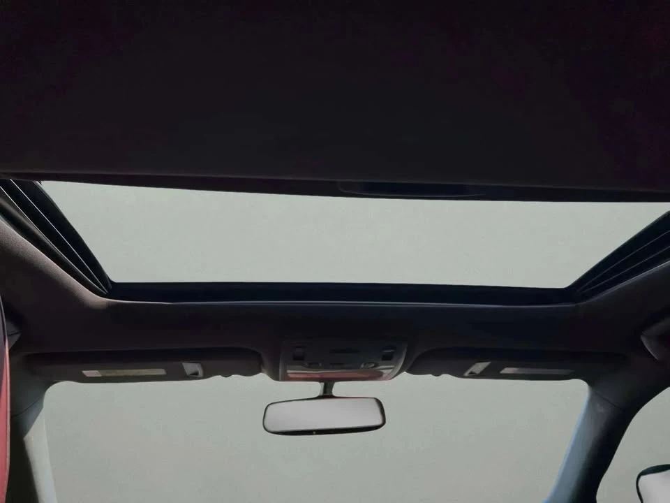 2016 Lexus IS 3rd Gen - Image 16 of 17