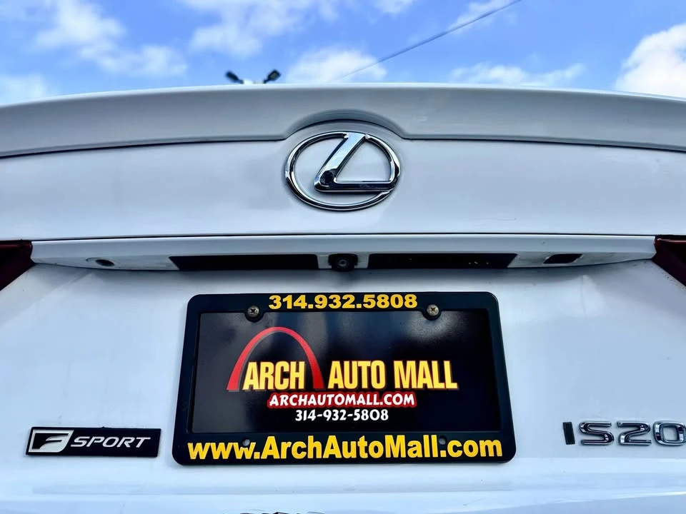 2016 Lexus IS 3rd Gen - Image 17 of 17