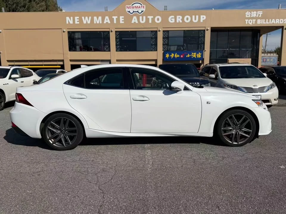 2016 Lexus IS 3rd Gen - Image 4 of 19