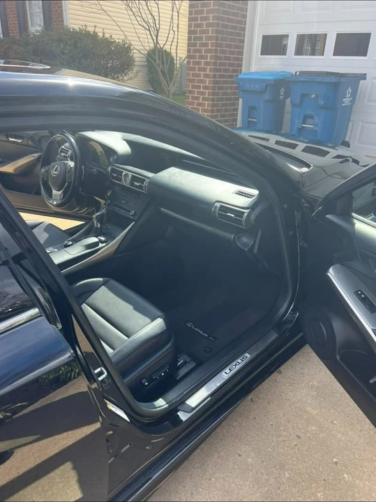 2016 Lexus IS 3rd Gen - Image 5 of 10