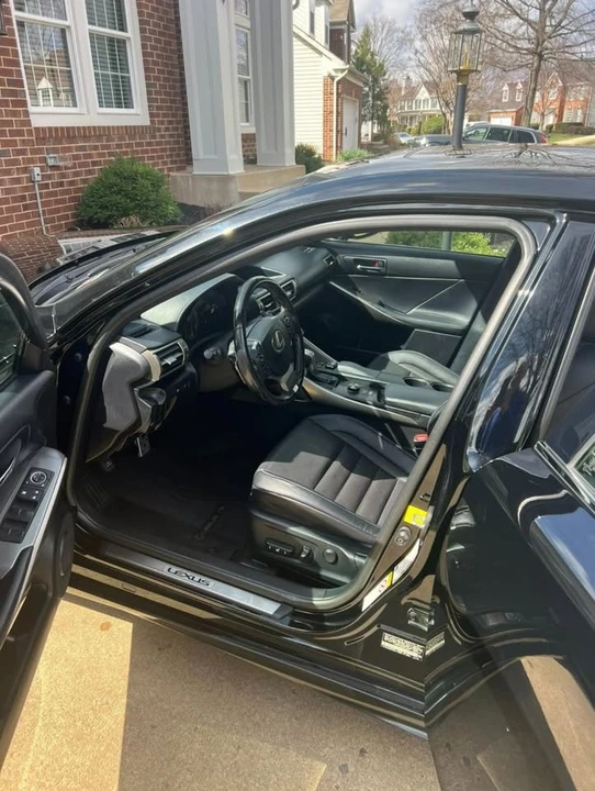 2016 Lexus IS 3rd Gen - Image 8 of 10