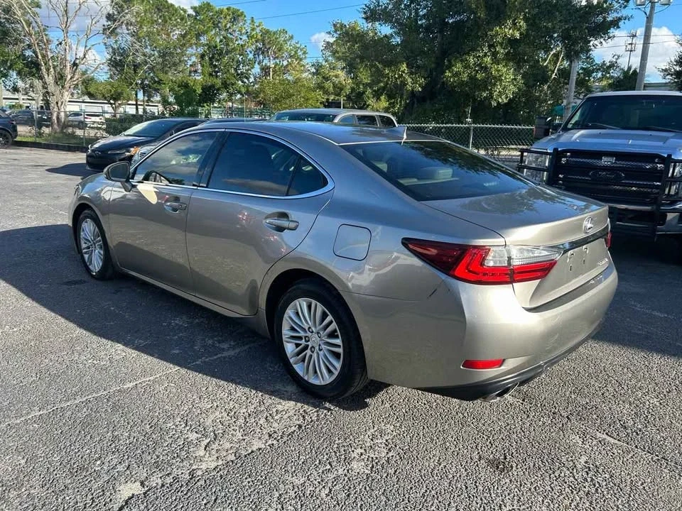 2016 Lexus LS 4th Gen - Image 4 of 5