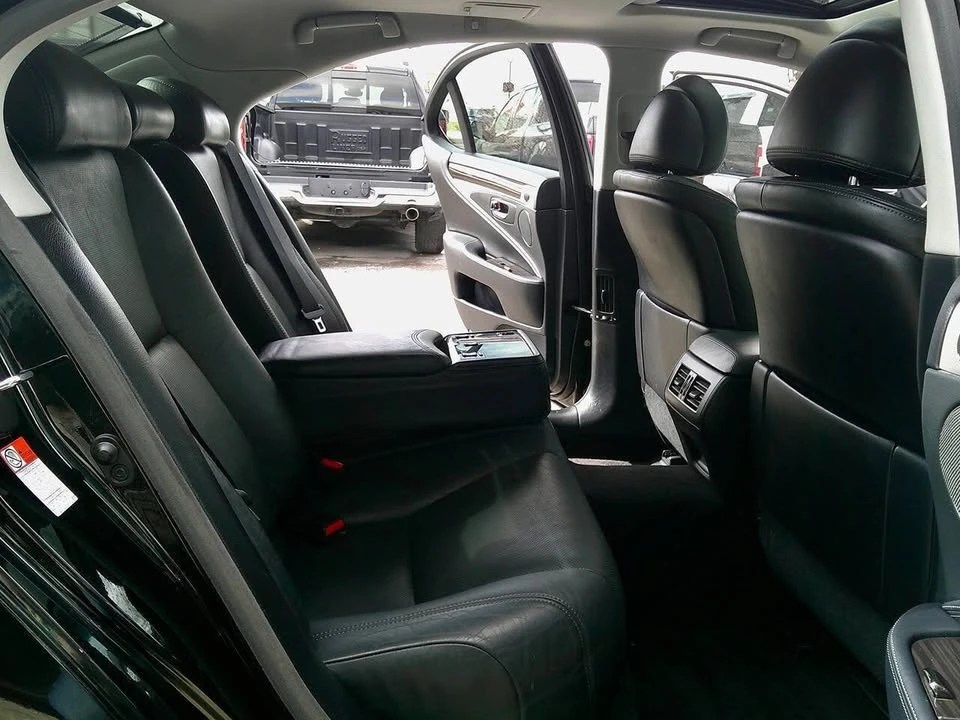 2016 Lexus LS 4th Gen - Image 17 of 20