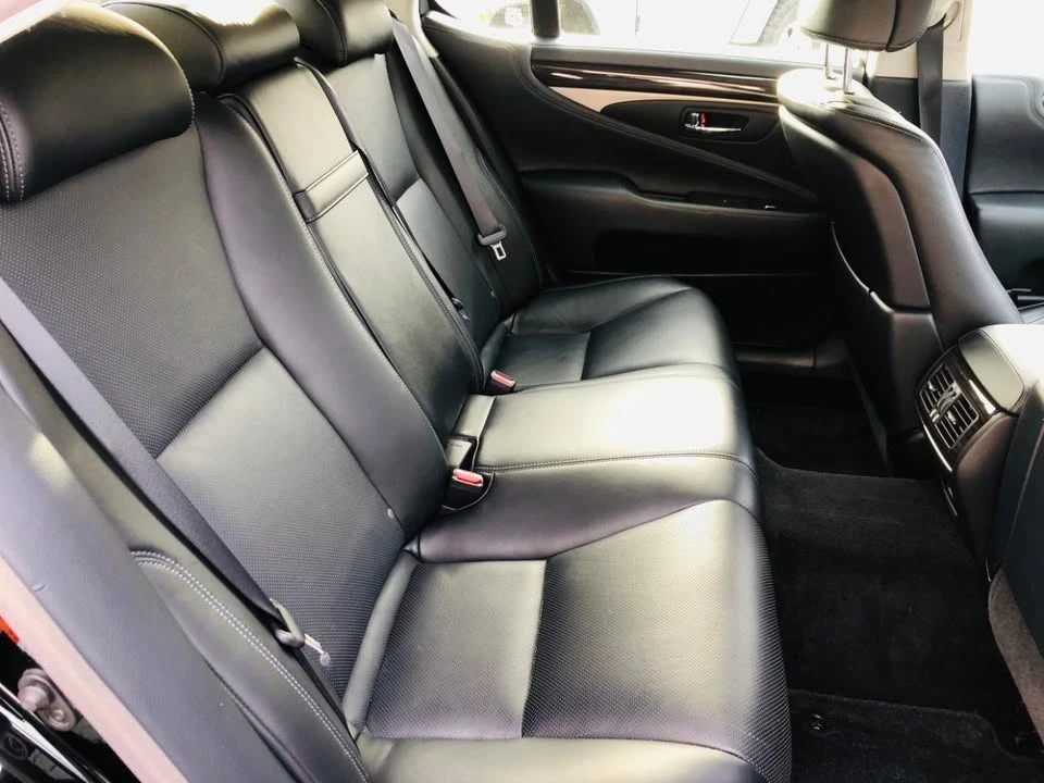 2016 Lexus LS 4th Gen - Image 16 of 20