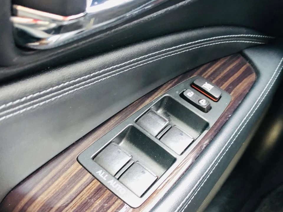2016 Lexus LS 4th Gen - Image 18 of 20