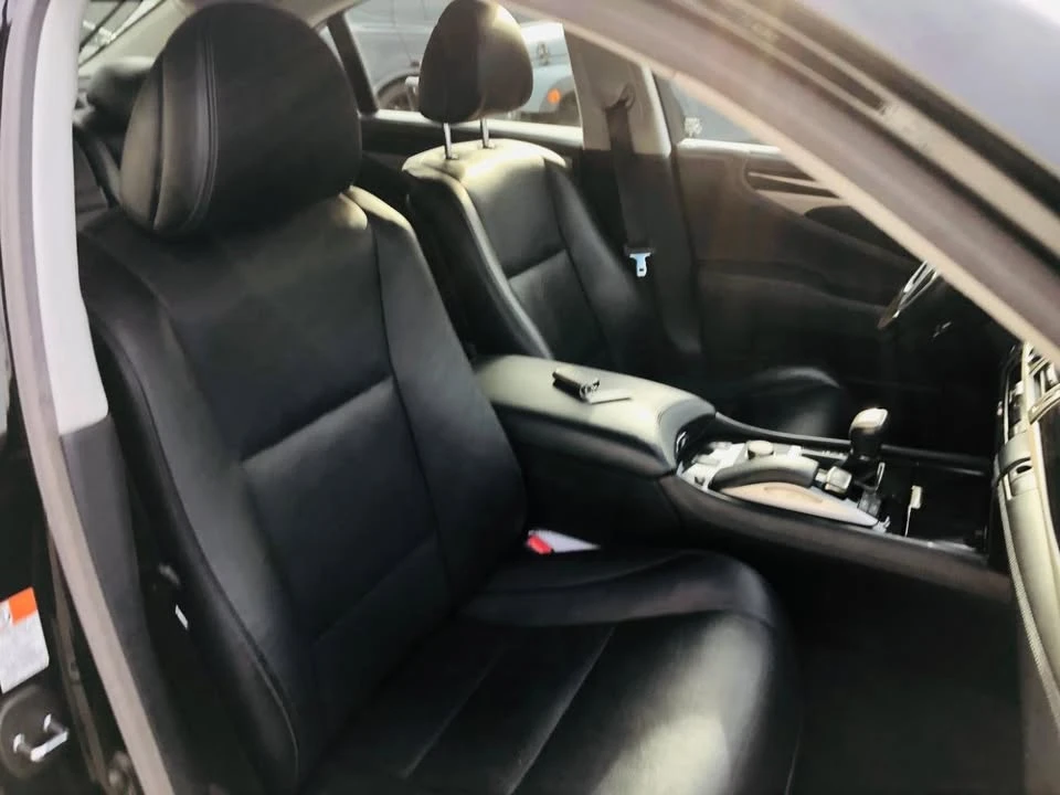 2016 Lexus LS 4th Gen - Image 15 of 20