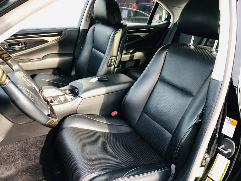 2016 Lexus LS 4th Gen - Image 13 of 20