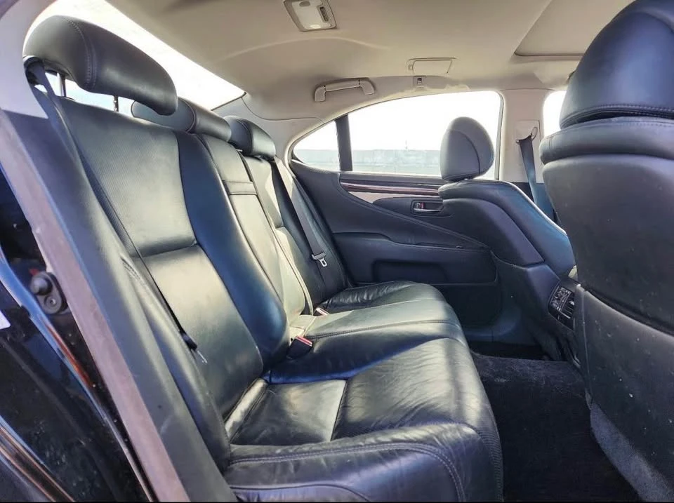 2016 Lexus LS 4th Gen - Image 9 of 11