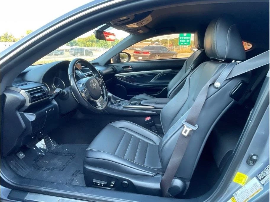 2016 Lexus RC - Image 9 of 20