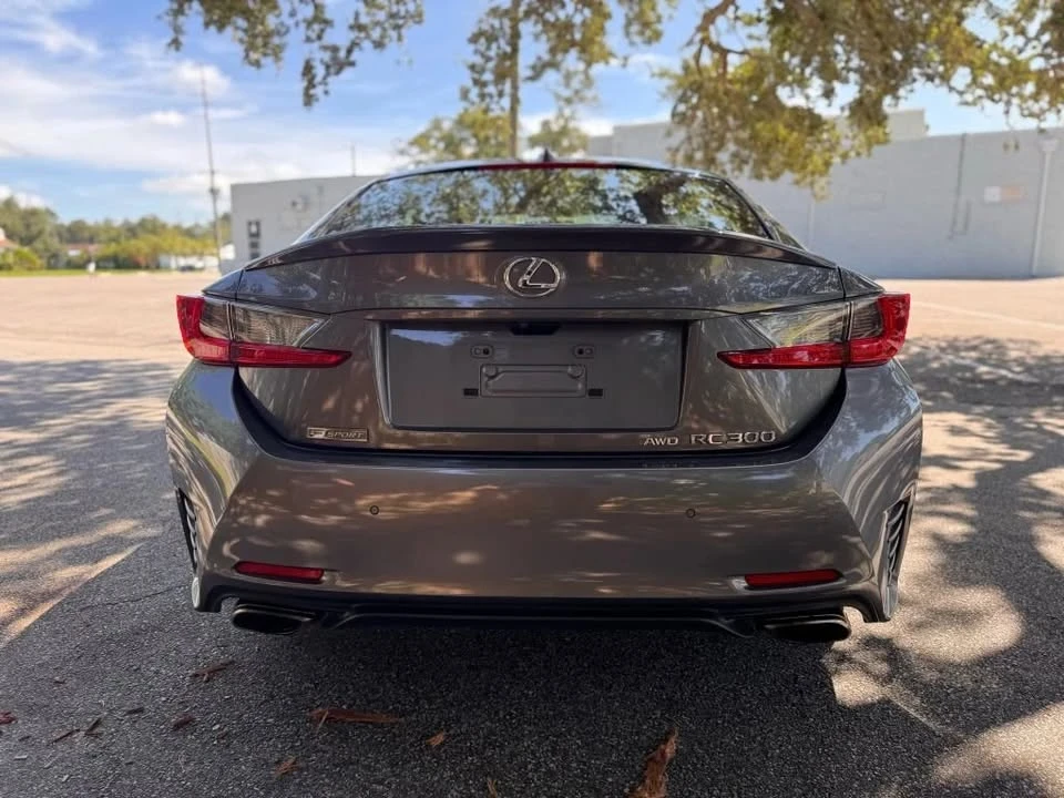 2016 Lexus RC - Image 5 of 10