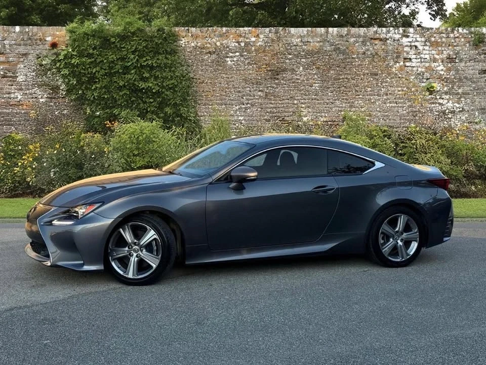 2016 Lexus RC - Image 2 of 18