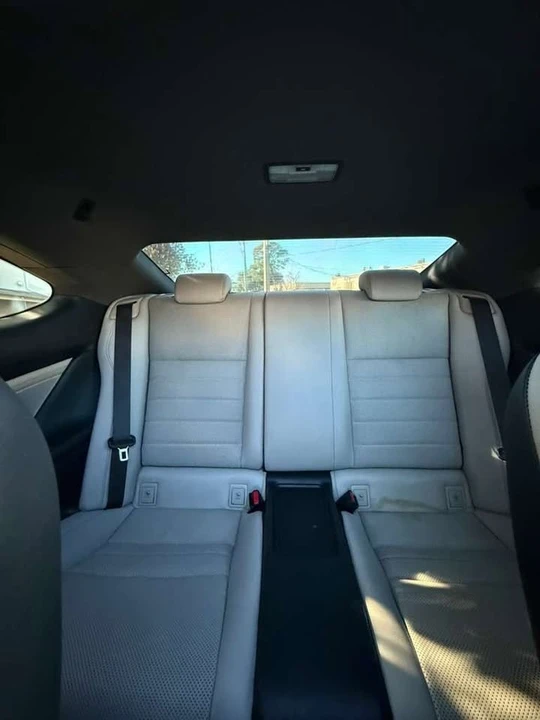 2016 Lexus RC - Image 9 of 14