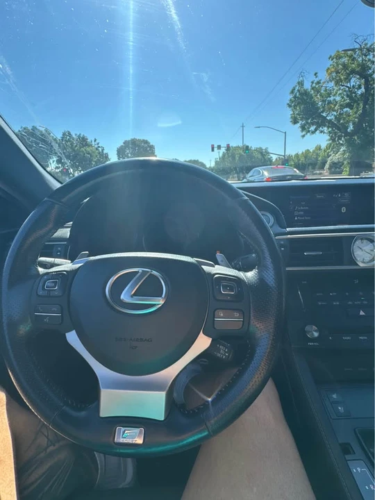 2016 Lexus RC - Image 5 of 7