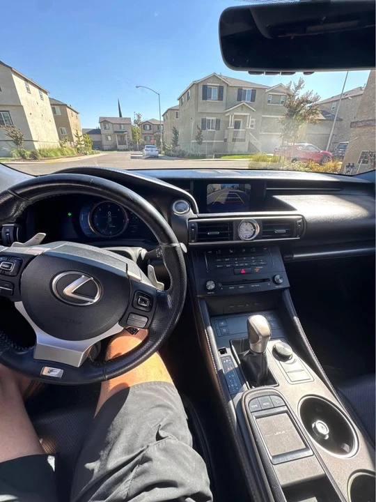 2016 Lexus RC - Image 4 of 7