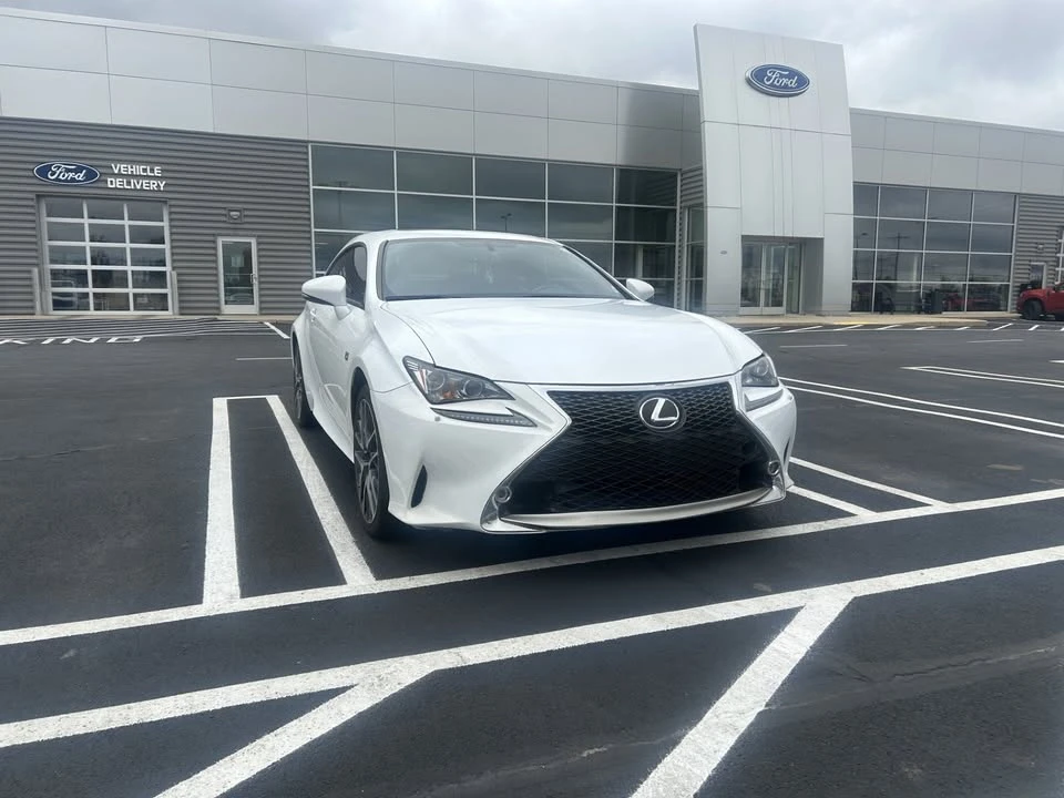2016 Lexus RC - Image 2 of 15