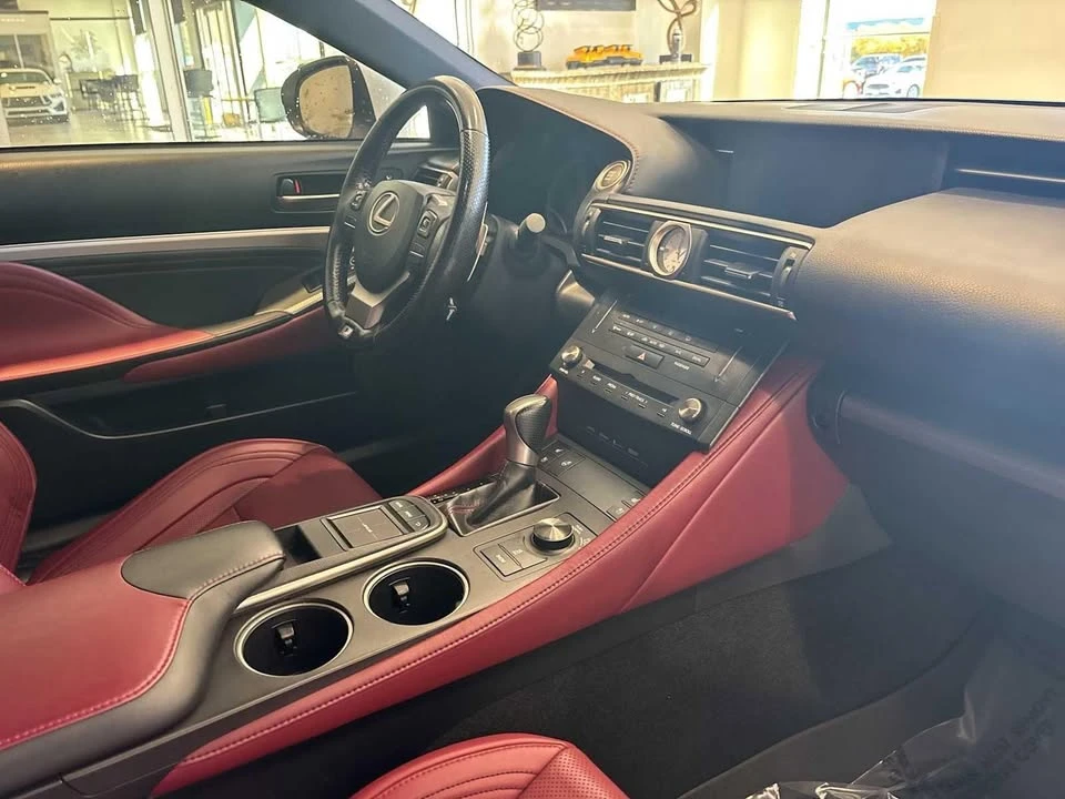 2016 Lexus RC - Image 13 of 15