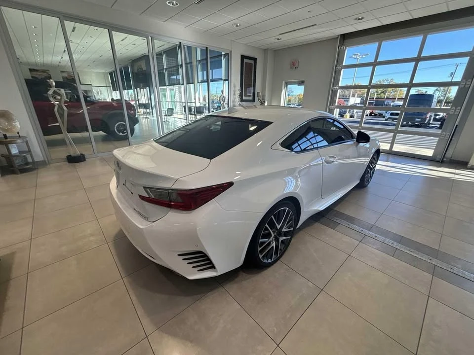 2016 Lexus RC - Image 7 of 15