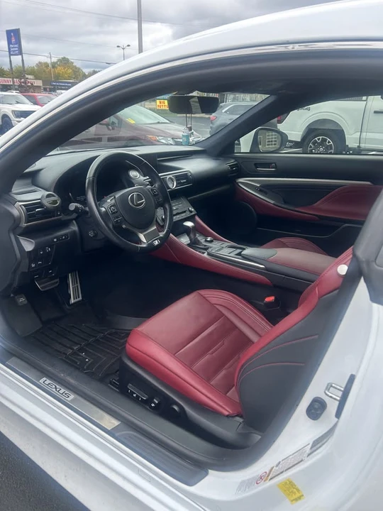 2016 Lexus RC - Image 9 of 15