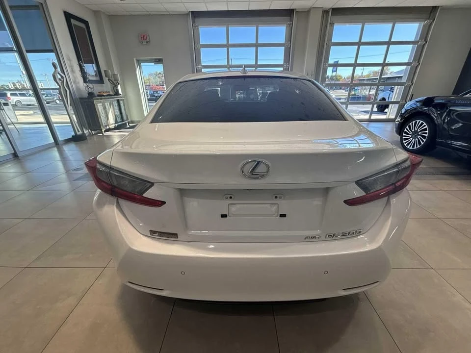 2016 Lexus RC - Image 8 of 15