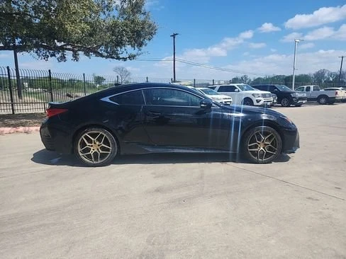 2016 Lexus RC - Image 2 of 12