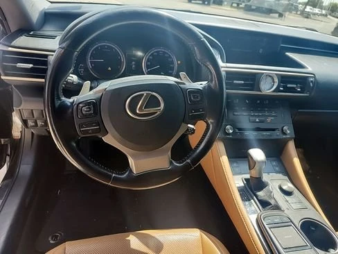 2016 Lexus RC - Image 9 of 12