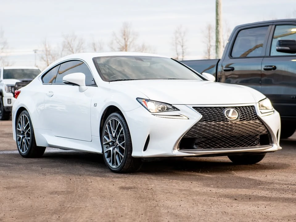 2016 Lexus RC - Image 2 of 18