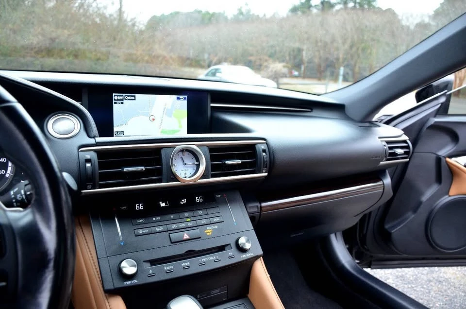 2016 Lexus RC - Image 14 of 20