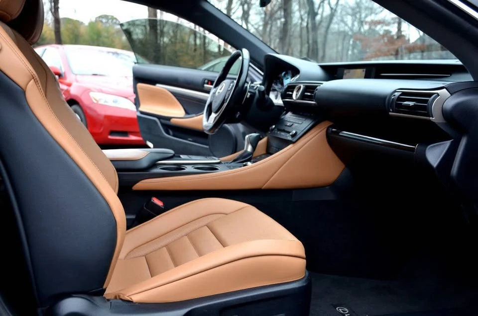 2016 Lexus RC - Image 9 of 20