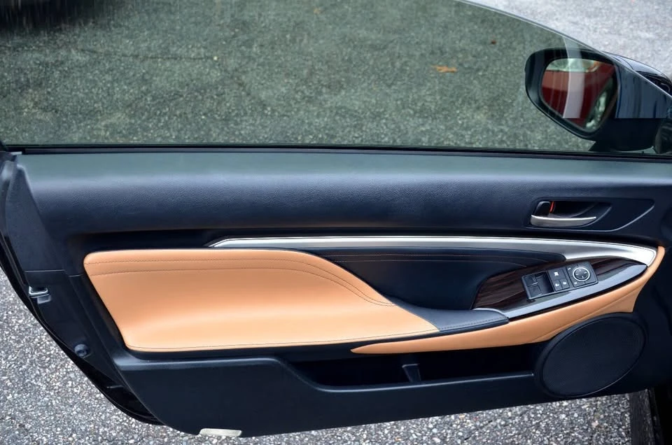 2016 Lexus RC - Image 13 of 20