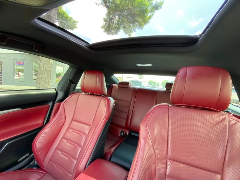 2016 Lexus RC - Image 18 of 20