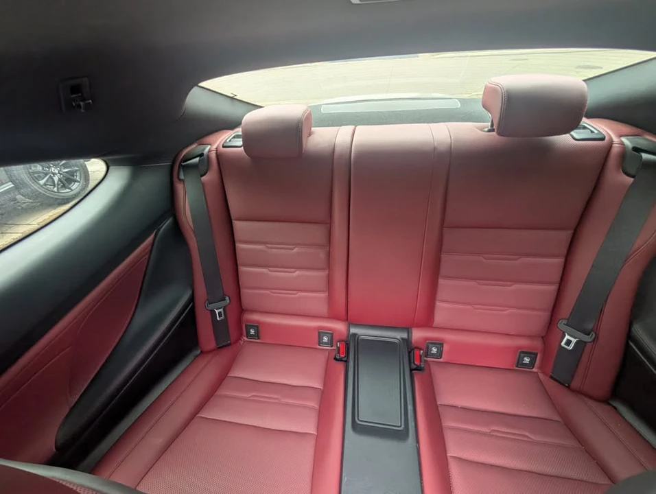 2016 Lexus RC - Image 16 of 20