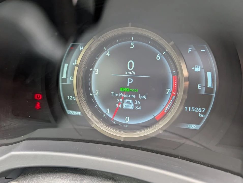 2016 Lexus RC - Image 17 of 20