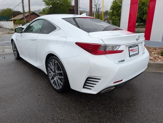 2016 Lexus RC - Image 4 of 6