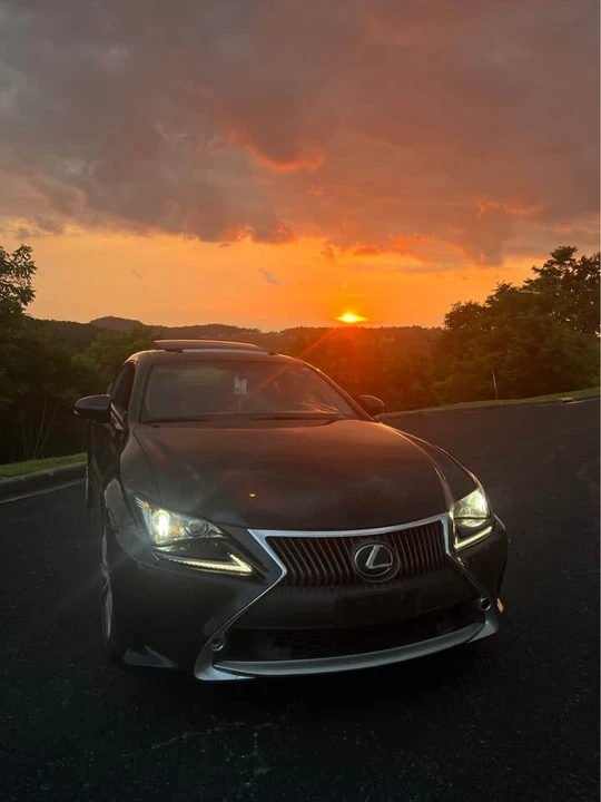2016 Lexus RC - Image 4 of 12