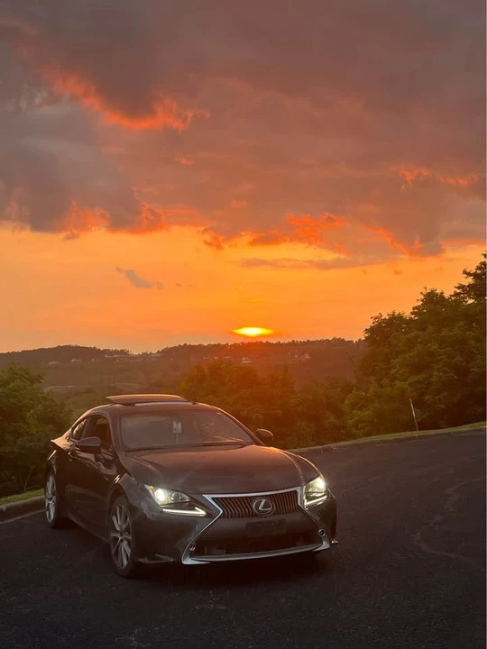 2016 Lexus RC - Image 3 of 12