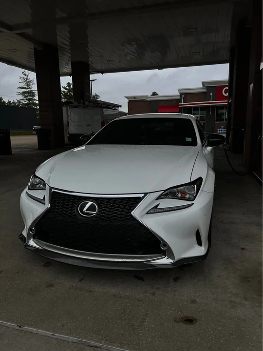 2016 Lexus RC - Image 2 of 8