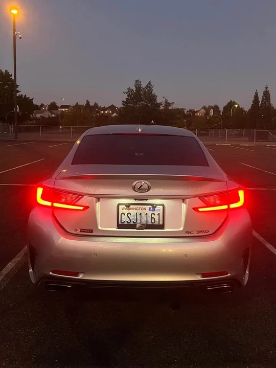 2016 Lexus RC - Image 5 of 11