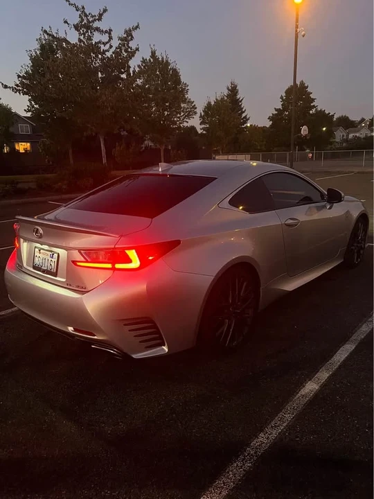 2016 Lexus RC - Image 4 of 11