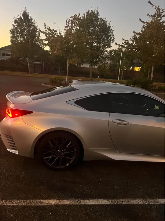 2016 Lexus RC - Image 6 of 11