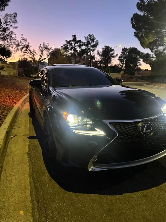2016 Lexus RC - Image 2 of 14